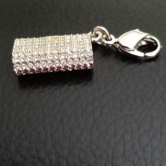 SWAROVSKI CLUTCH CHARM - Picture 3 of 7